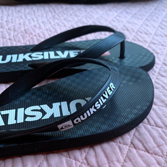 QUICKSILVER -  Black and White Sandals - Thongs - Men 6-7 - Picture 2 of 13